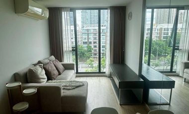 Condo en alquiler de 1 habitaciones en Phra Khanong, Bangkok