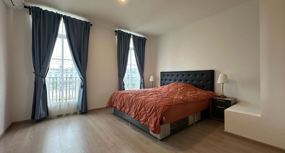 For rent 3 bedrooms townhouse in Prawet, Bangkok