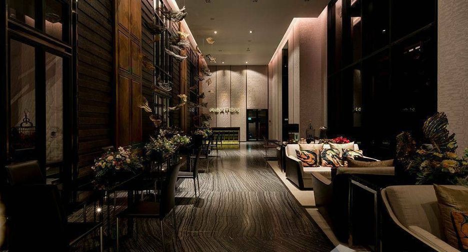 For rent 2 bedrooms condo in Khlong Toei, Bangkok