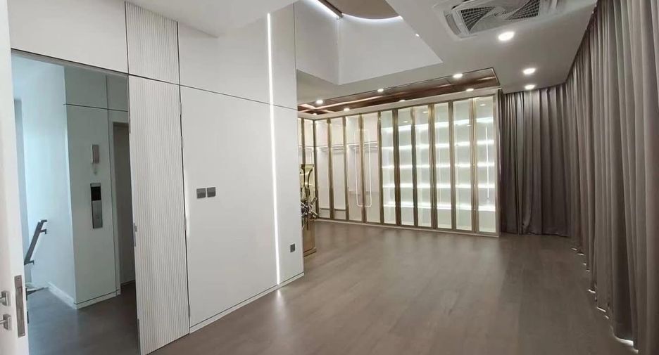 Haus zur Miete mit 4 Zimmer in Saphan Sung, Bangkok