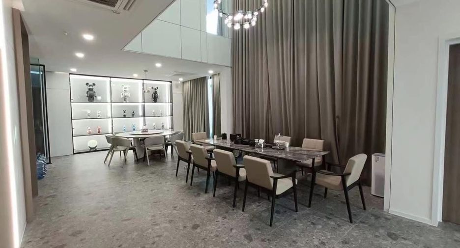 Haus zur Miete mit 4 Zimmer in Saphan Sung, Bangkok