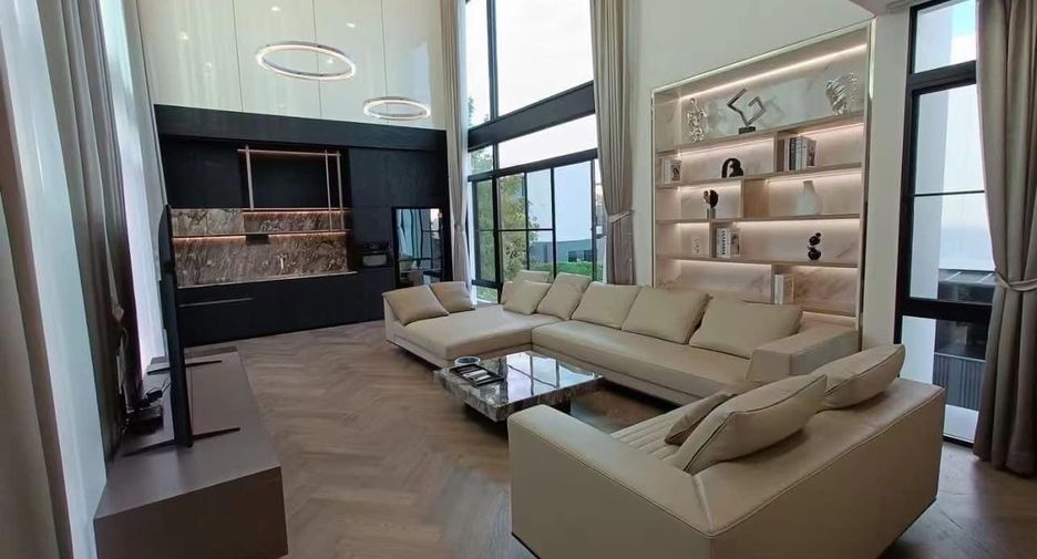 Haus zur Miete mit 4 Zimmer in Saphan Sung, Bangkok