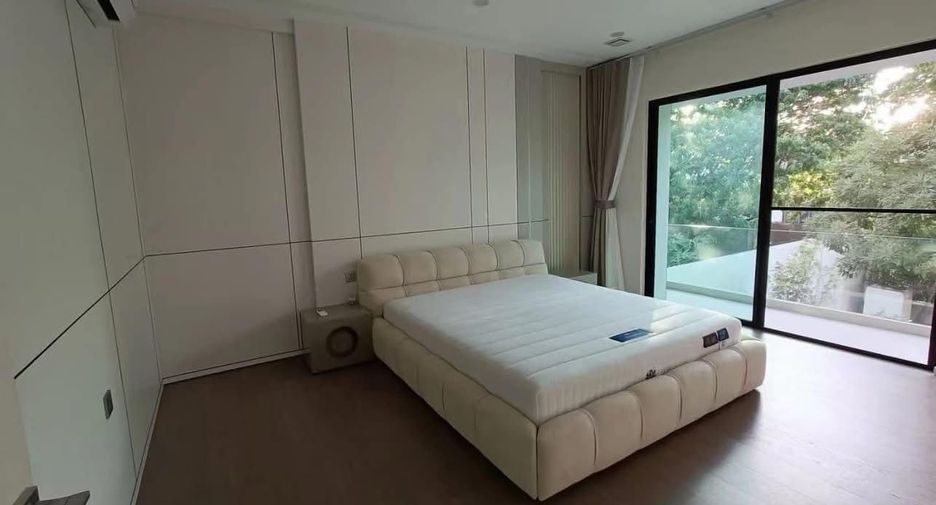 Haus zur Miete mit 4 Zimmer in Saphan Sung, Bangkok