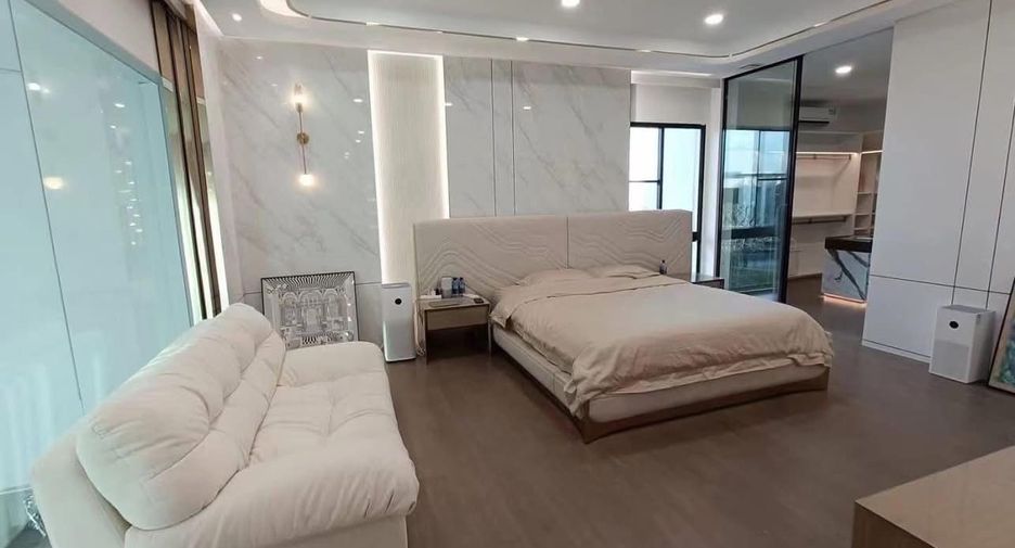 Haus zur Miete mit 4 Zimmer in Saphan Sung, Bangkok