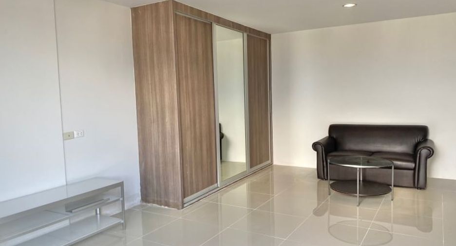 For rent 2 ベッドルーム condo in Khlong Toei, Bangkok