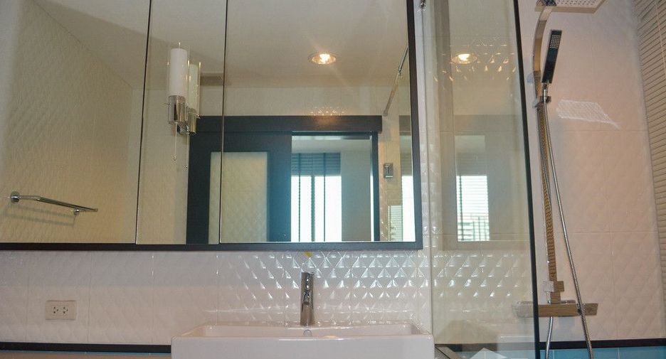 For rent 2 ベッドルーム condo in Khlong Toei, Bangkok