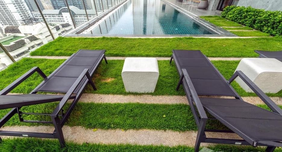 For rent 2 bedrooms condo in Watthana, Bangkok