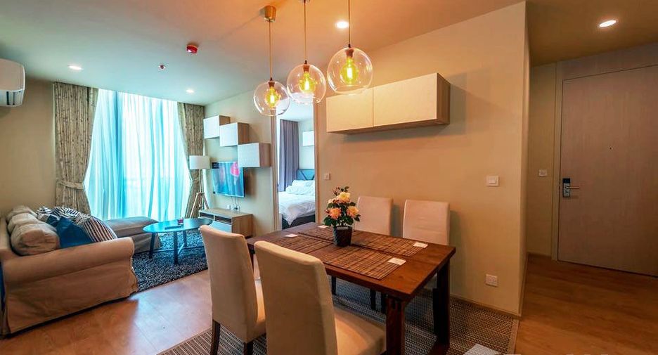 For rent 2 bedrooms condo in Watthana, Bangkok