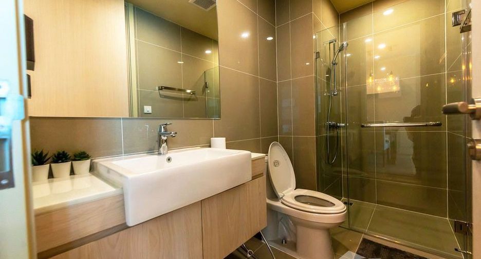 For rent 2 bedrooms condo in Watthana, Bangkok