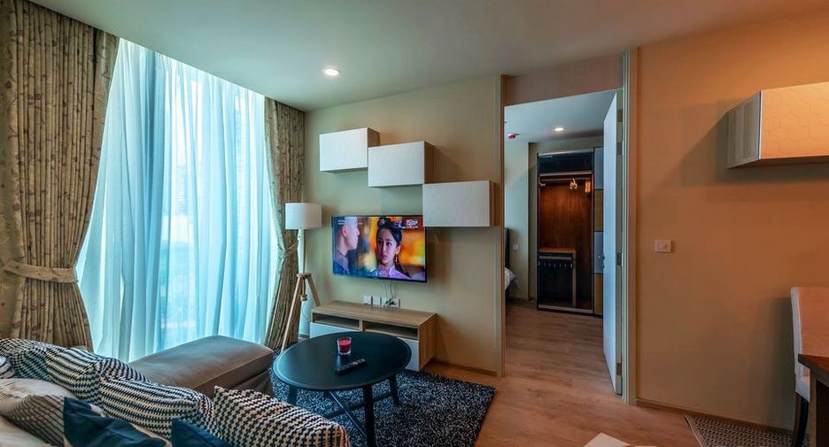 For rent 2 bedrooms condo in Watthana, Bangkok