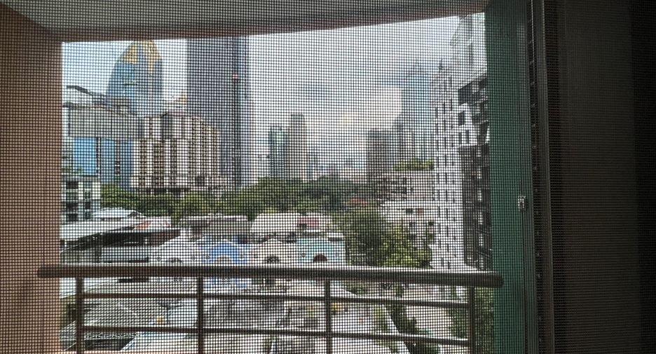 For rent 2 bedrooms condo in Pathum Wan, Bangkok