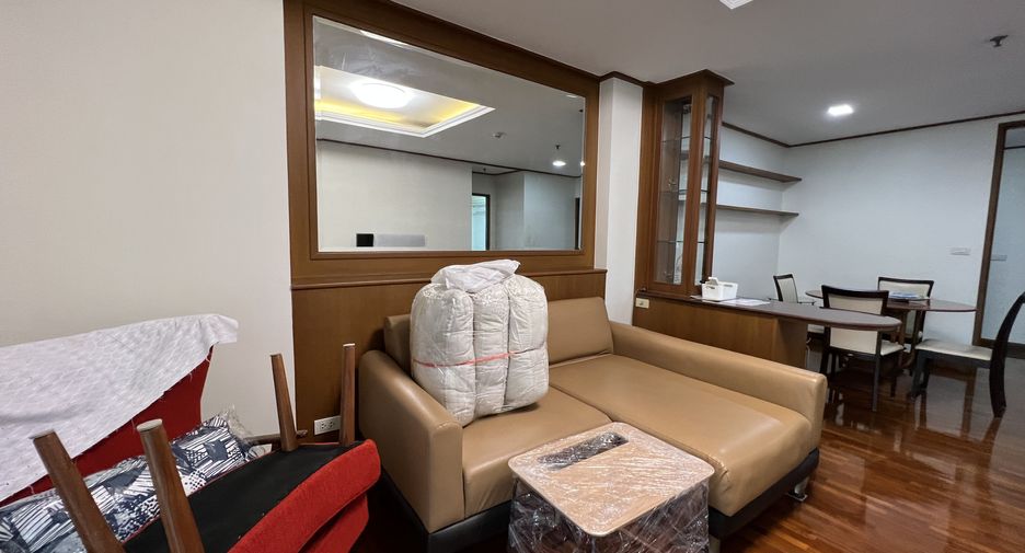 For rent 2 bedrooms condo in Pathum Wan, Bangkok