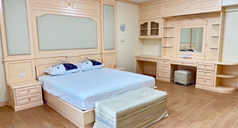 ให้เช่า 5 ห้องนอน คอนโด ใน วัฒนา, กรุงเทพฯ