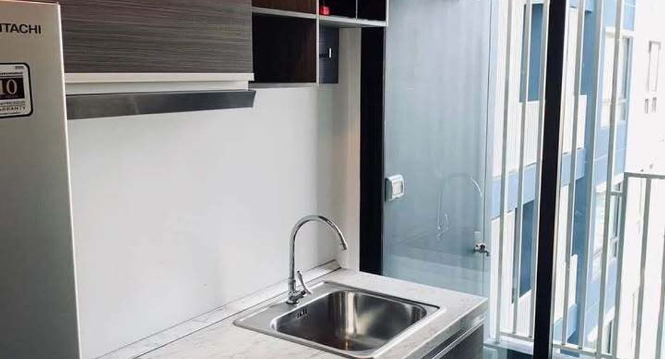 For rent 2 bedrooms condo in Chatuchak, Bangkok