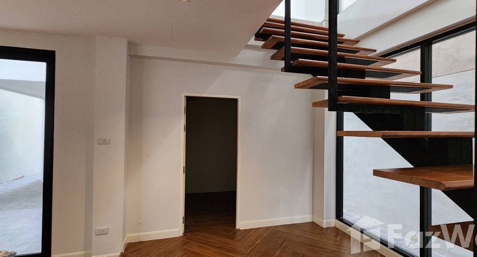 For rent 5 ベッドルーム house in Watthana, Bangkok