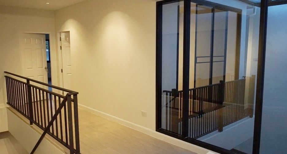 For rent 5 ベッドルーム house in Watthana, Bangkok