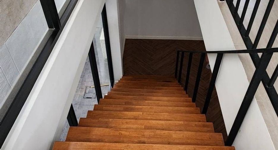 For rent 5 ベッドルーム house in Watthana, Bangkok