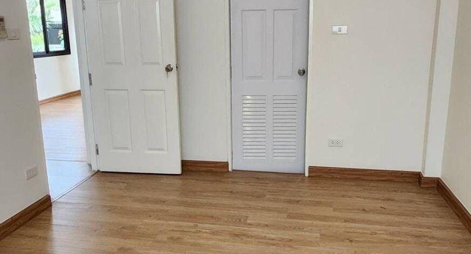For rent 5 ベッドルーム house in Watthana, Bangkok