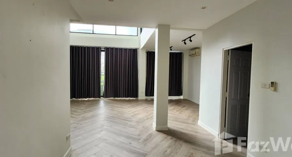 For rent 5 ベッドルーム house in Watthana, Bangkok