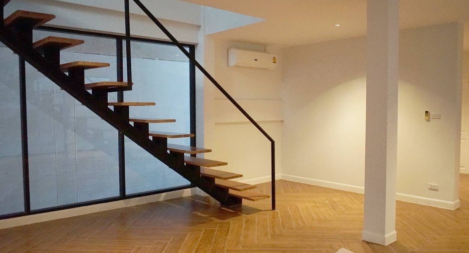 For rent 5 ベッドルーム house in Watthana, Bangkok