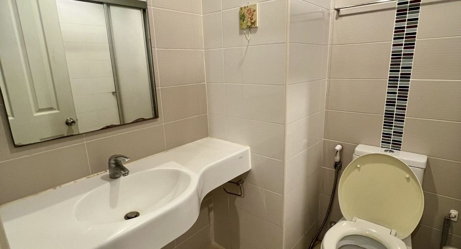 For rent 1 bed condo in Huai Khwang, Bangkok