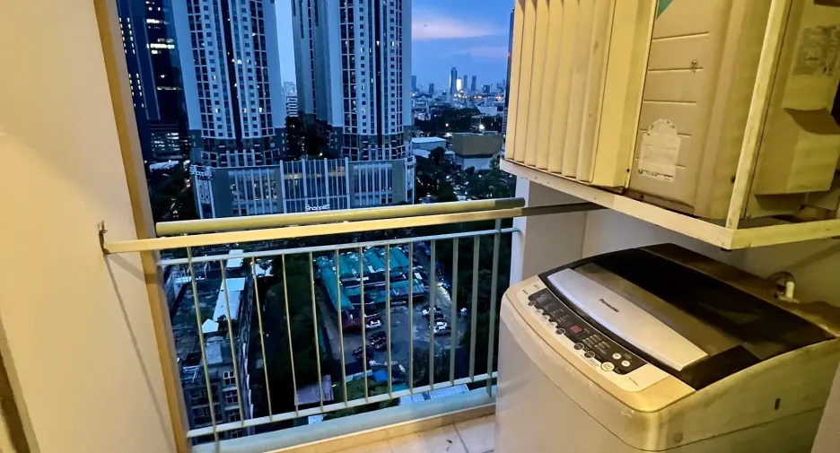 À louer 1 chambre condo à Huai Khwang, Bangkok
