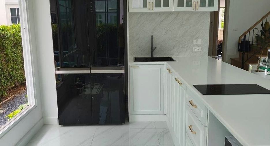 For rent 4 bedrooms house in Bang Phli, Samut Prakan