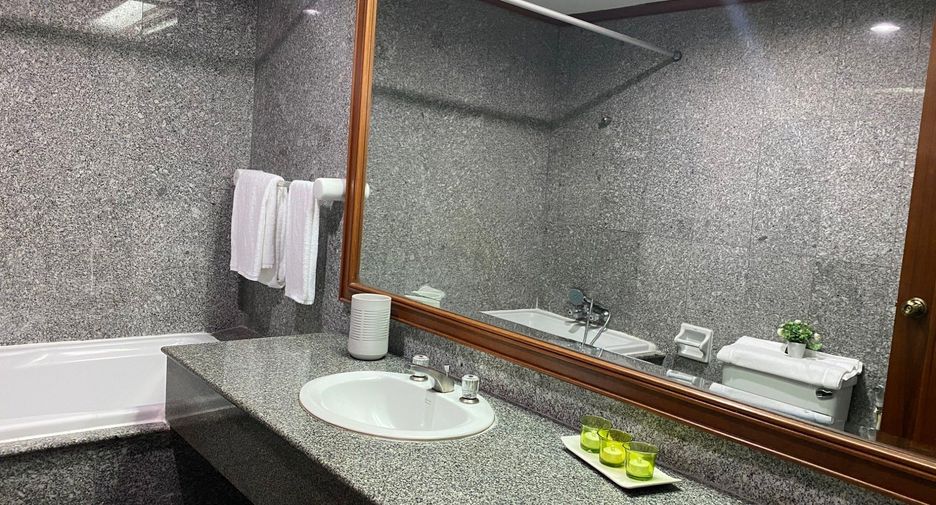 Аренда 3 спальни кондо в Щаттхана, Бангкок
