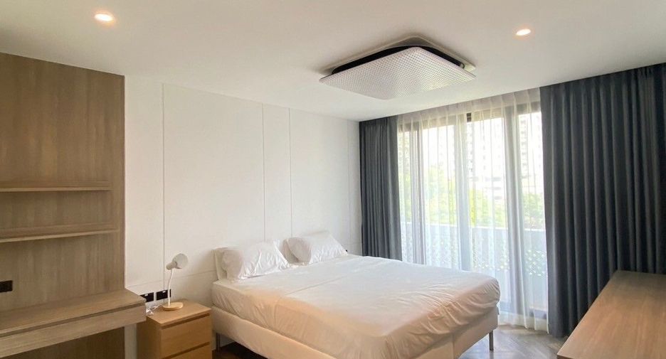 For rent 2 bedrooms apartment in Watthana, Bangkok