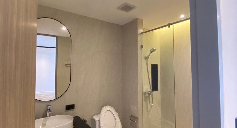 For rent 2 bedrooms apartment in Watthana, Bangkok