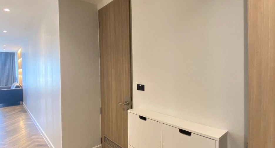 For rent 2 bedrooms apartment in Watthana, Bangkok
