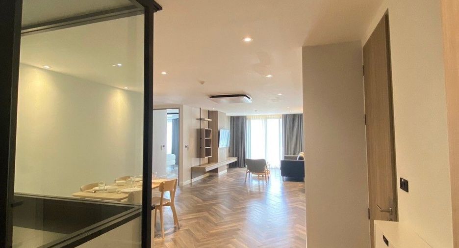 For rent 2 bedrooms apartment in Watthana, Bangkok
