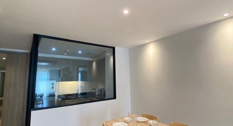 For rent 2 bedrooms apartment in Watthana, Bangkok