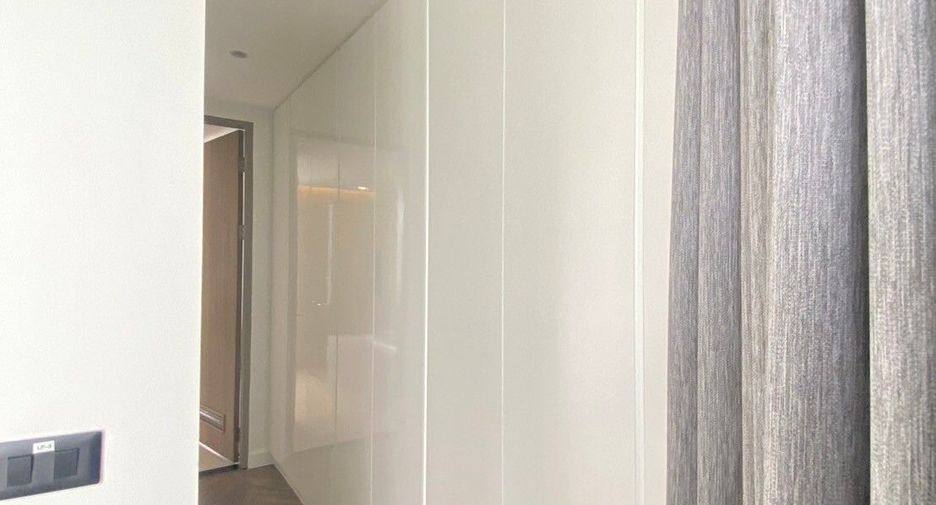 For rent 2 bedrooms apartment in Watthana, Bangkok