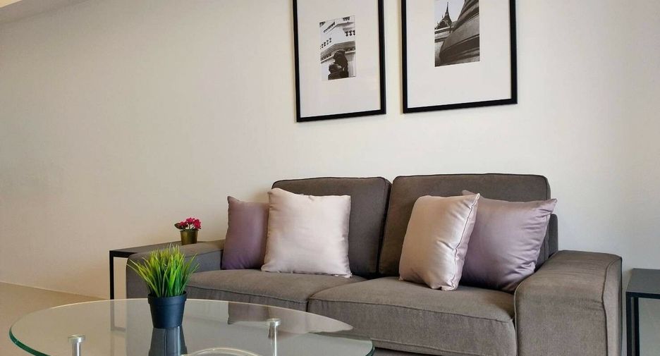 For rent 2 bedrooms condo in Khlong Toei, Bangkok
