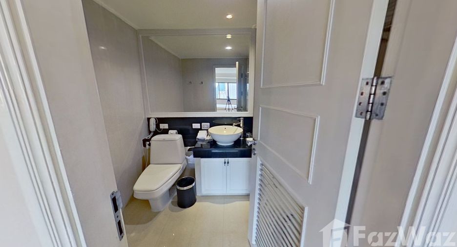 For rent 2 bedrooms apartment in Khlong Toei, Bangkok