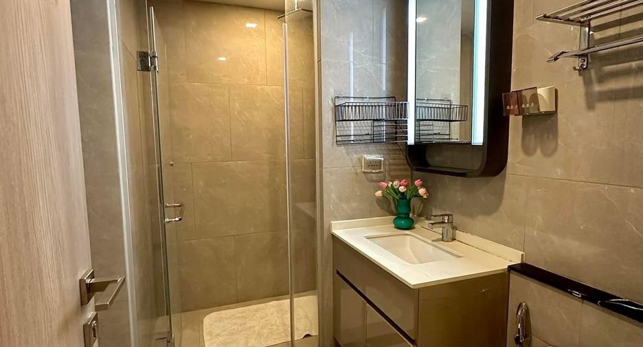 For rent 1 bed condo in Huai Khwang, Bangkok