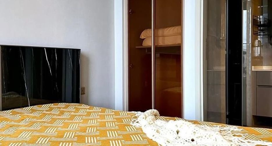 For rent 1 bed condo in Huai Khwang, Bangkok
