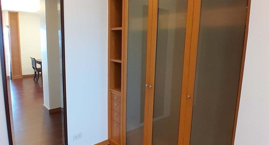 Аренда 3 спальни кондо в Сатхон, Бангкок