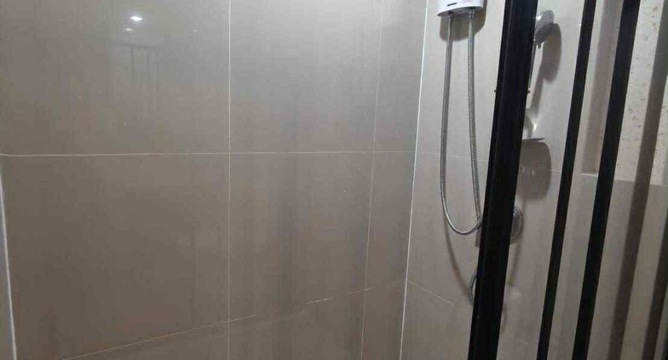 Wohnung zur Miete mit 1 Zimmer in Huai Khwang, Bangkok
