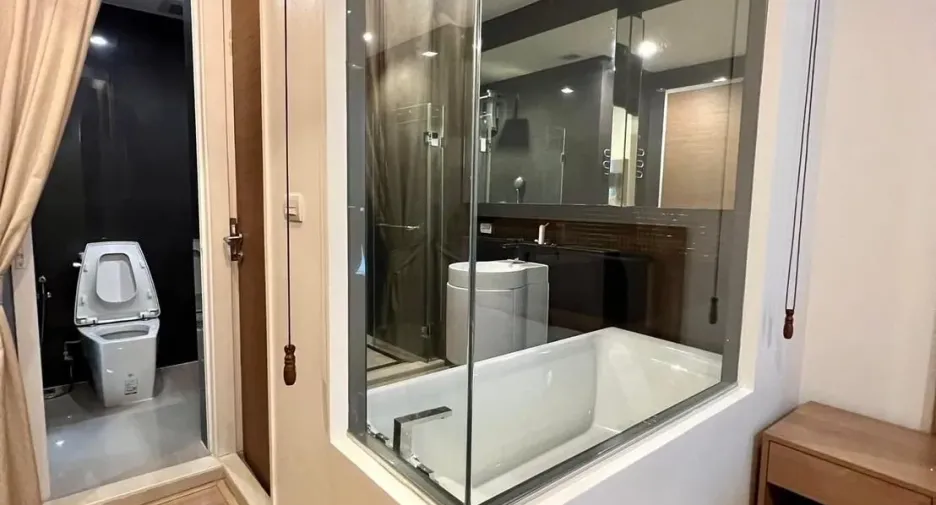 For rent 1 bed condo in Phra Khanong, Bangkok