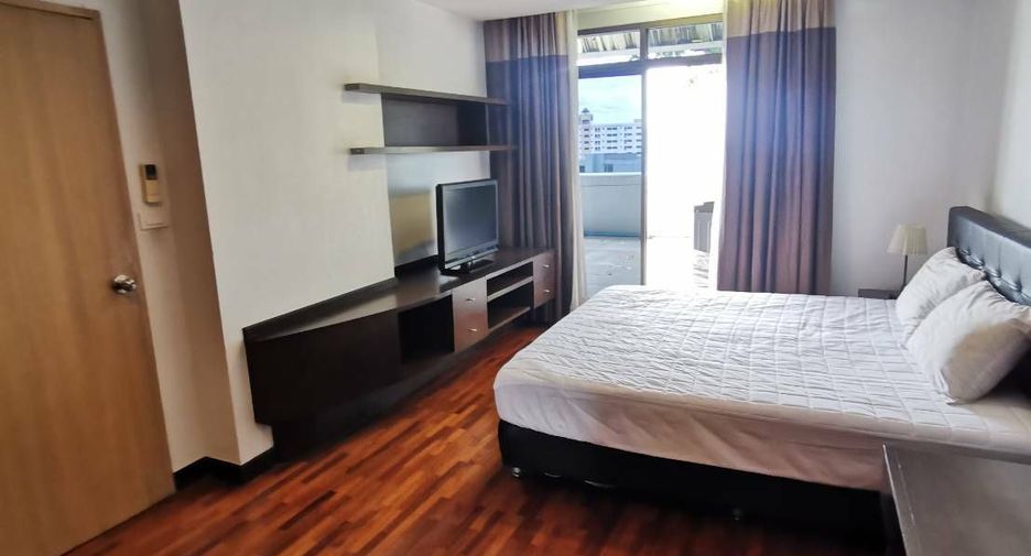 For rent 1 bed condo in Phra Khanong, Bangkok