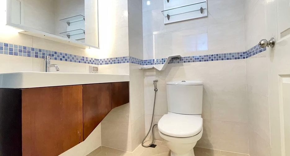For rent 1 bed condo in Huai Khwang, Bangkok