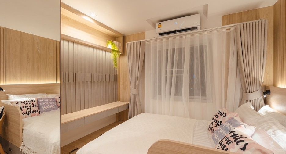 For rent 3 bedrooms condo in Yan Nawa, Bangkok