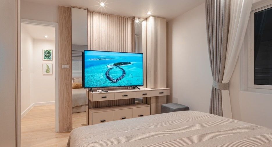 For rent 3 bedrooms condo in Yan Nawa, Bangkok