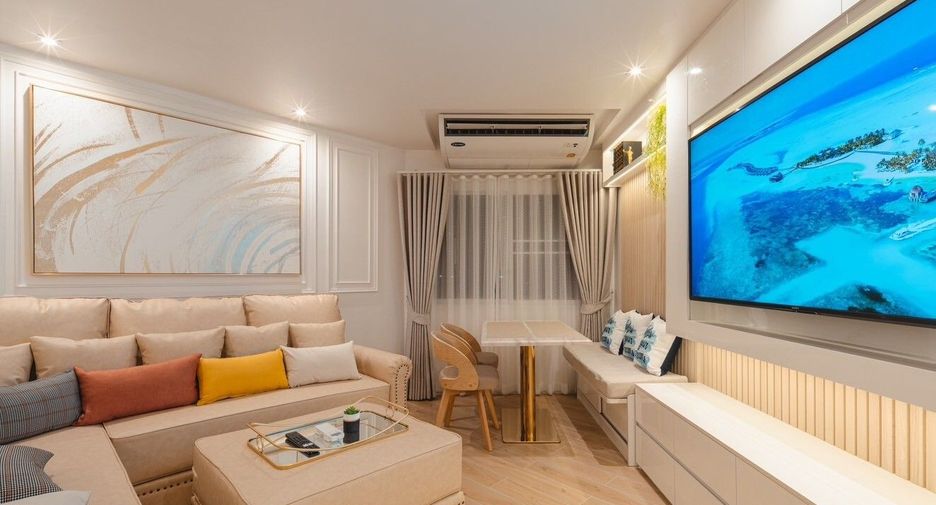 For rent 3 bedrooms condo in Yan Nawa, Bangkok