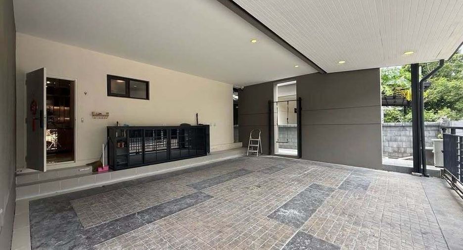 For rent 4 bedrooms house in Prawet, Bangkok