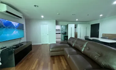 For rent 3 bedrooms condo in Huai Khwang, Bangkok