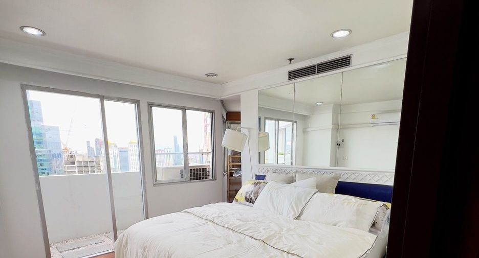 For rent 3 bedrooms condo in Watthana, Bangkok