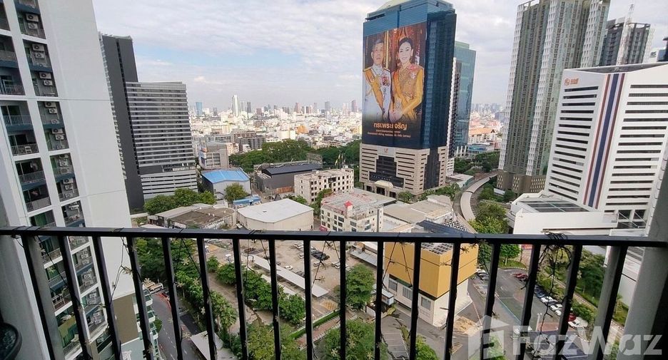 For rent 2 bedrooms condo in Huai Khwang, Bangkok